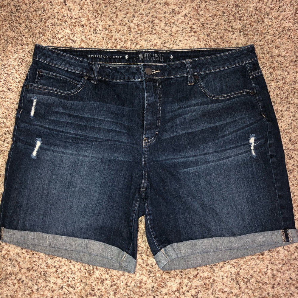 Jennifer Lopez shorts